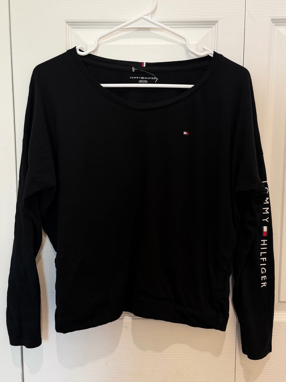 Tommy Hilfiger Black Long-Sleeve Logo Crewneck Tee